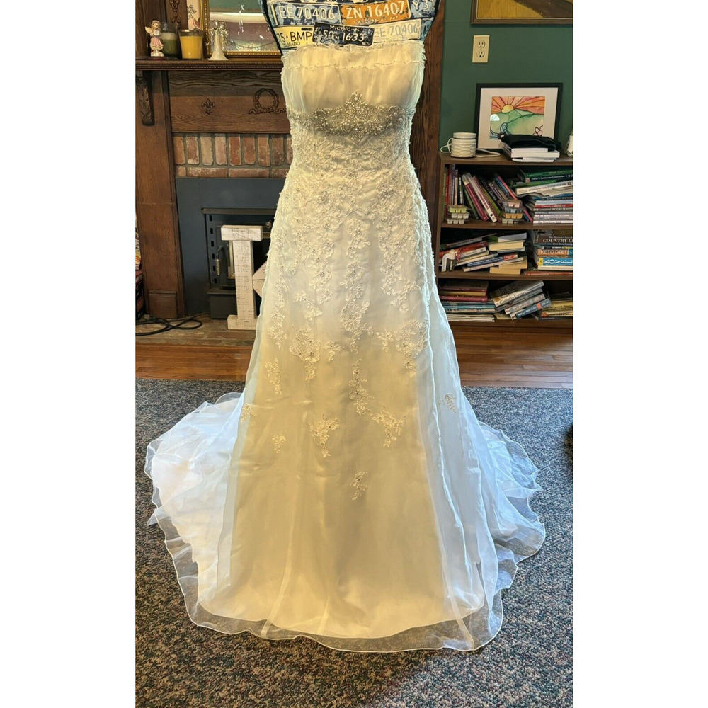 David's Bridal Ivory‎ Strapless Embroidered Organza Wedding Dress Size 8 NWT